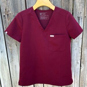 Figs Catarina One Pocket Scrub Top Burgundy XS